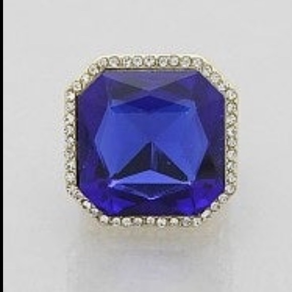 Square Facted Rings ✨✨ 4 for $10.00 BUNDLE ✨✨ - Picture 2 of 3